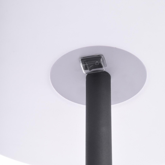 Piantana nera da esterno moderna paralume cono bianco ip44