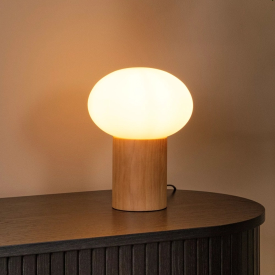 Lampada da comodino di legno sfera in vetro bianco moderna
