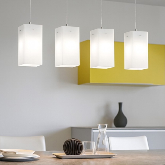 Lampadario per cucina vetri quadrati bianchi