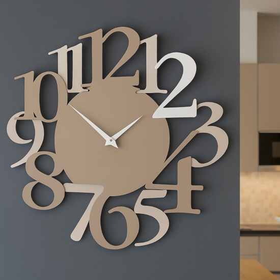 Orologio numeri moderni da parete legno caffelatte