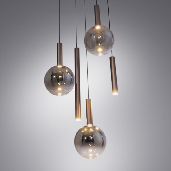 Lampadario marrone con sfere in vetro per soggiorno moderno