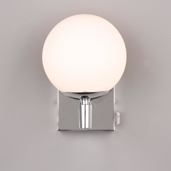 Applique da bagno metallo cromo sfera vetro bianco ip44