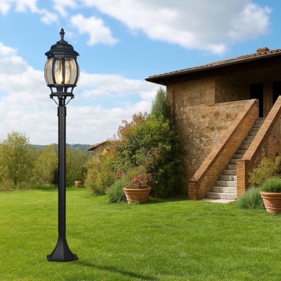 Lampione lanterna classico da giardino nero