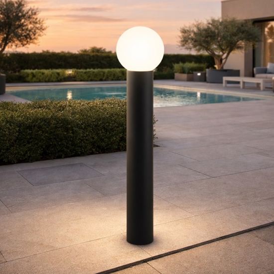 Lampione da giardino alluminio antracite sfera di vetro bianco ip44