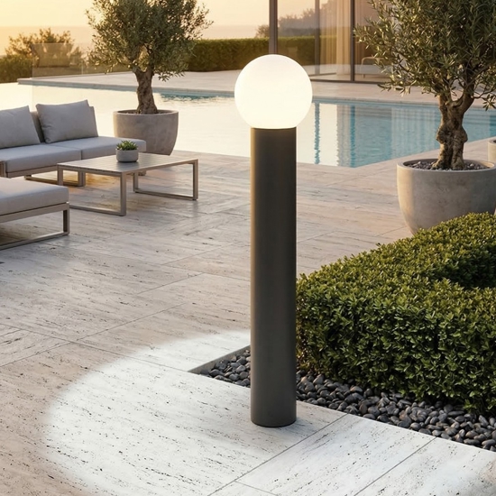 Lampione da giardino alluminio antracite sfera di vetro bianco ip44