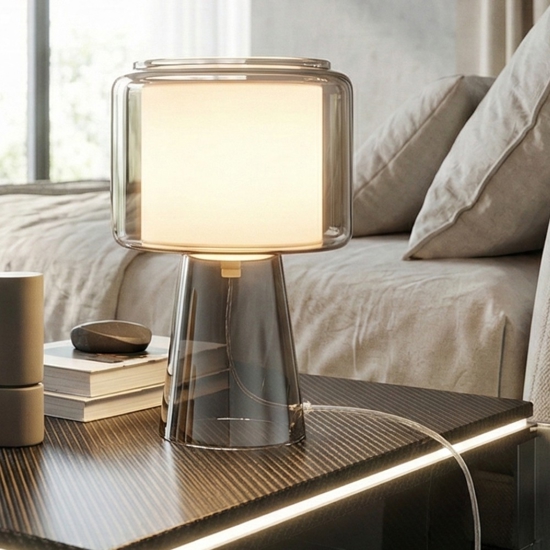 Lampada in vetro cromo con paralume di tessuto per camera da letto