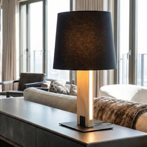 Lampada da tavolo di legno moderna paralume nero