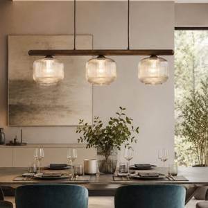Lampadario per cucina barra di legno vetri rigati cognac