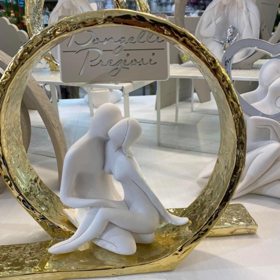 Bomboniera scultura innamorati moderna oro bongelli preziosi