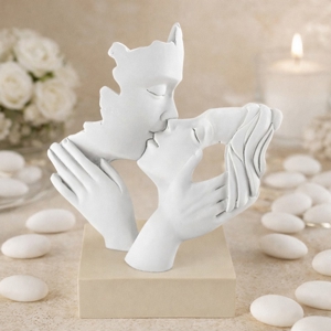 Scultura bomboniera per matrimonio innamorati nocciola bongelli preziosi
