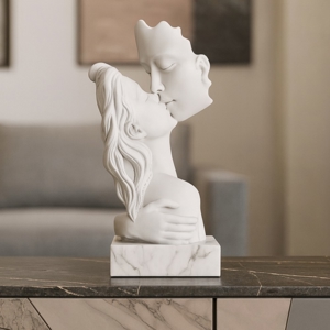 Soprammobile moderno bongelli preziosi statuetta bacio bianco
