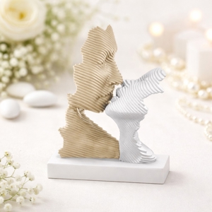 Bomboniera scultura bacio stilizzato nocciola bianco bongelli preziosi
