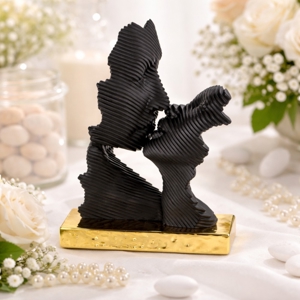 Bomboniera scultura bacio stilizzato nero oro bongelli preziosi