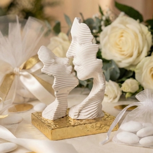 Bomboniera bacio stilizzato oro design moderna bongelli preziosi