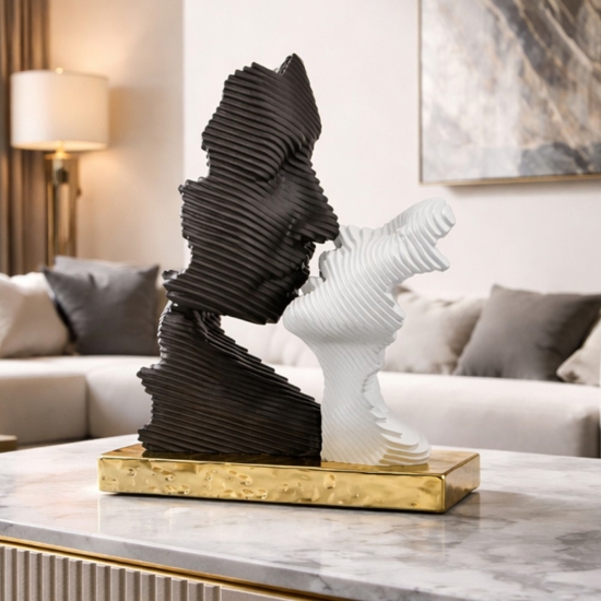 Soprammobile bongelli preziosi bacio stilizzato scultura oro nero bianco