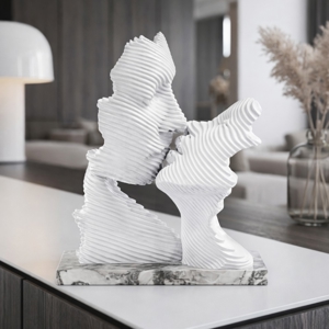 Scultura da tavolo bacio stilizzato marmo bianco soprammobile bongelli preziosi