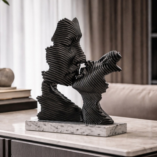 Soprammobile bongelli preziosi scultura bacio stilizzato nero argento