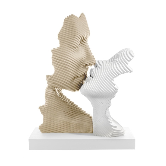 Scultura soprammobile bacio stilizzato bianco nocciola bongelli preziosi