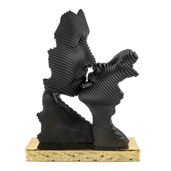 Scultura da tavolo bacio stilizzato nero oro bongelli preziosi