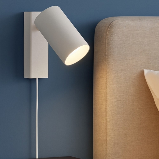 Applique bianco luce orientabile con spina e interruttore per comodino