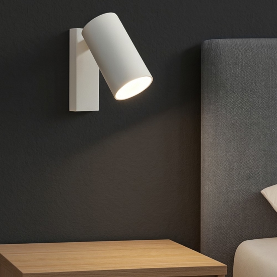 Applique orientabile bianco per comodino camera da letto moderna