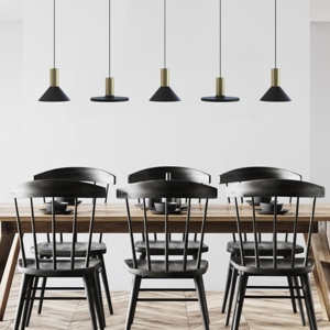 Lampadario nero oro con pendenti per tavolo in soggiorno