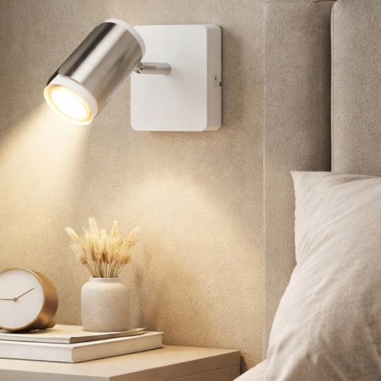 Applique da comodino con interruttore spot orientabile bianco nickel