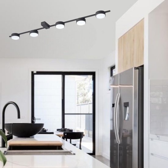 Plafoniera nera luminosa moderna per cucina
