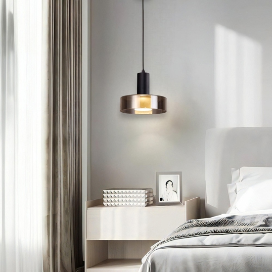 Lampada design nero per comodino stanza da letto moderna