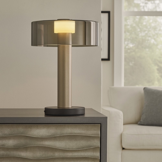 Lampada da tavolo design moderna oro sabbiato