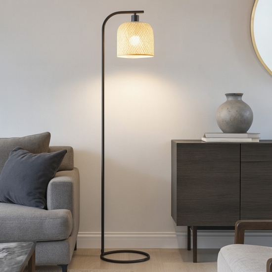 Lampada da terra etnica con paralume in bambu rattan