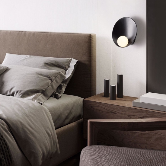 Applique nero design per comodino camera da letto