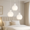 Lampadario per camera con soffitto basso vetri bianchi pendenti