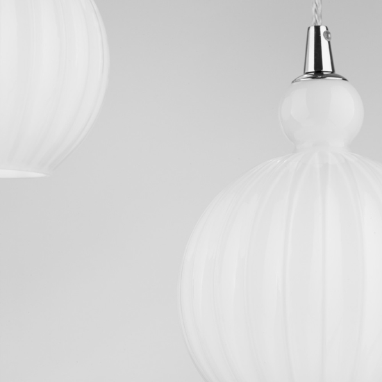 Lampadario vetri bianchi pendenti per camera da letto moderna