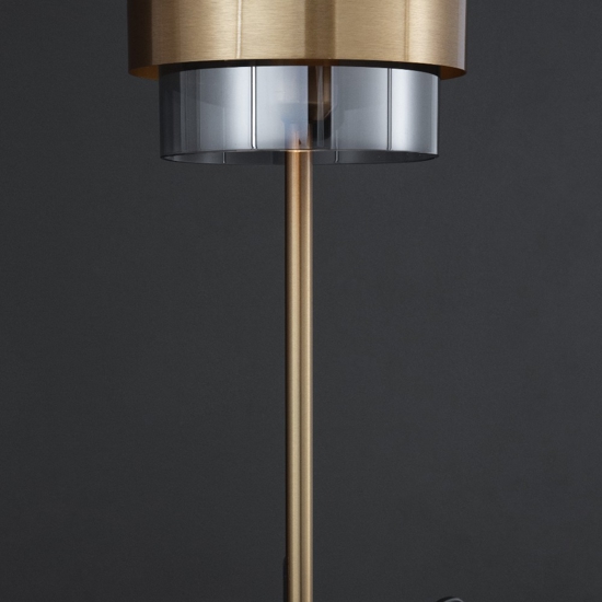 Lampada da tavolo per cassettone madia design moderno