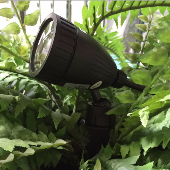 Nema eglo faretto nero con picchetto da giardino orientabile