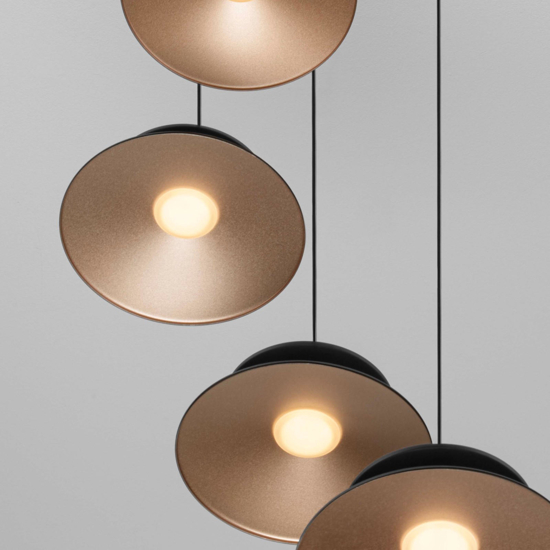 Lampadario design con pendenti nero oro per da pranzo moderna