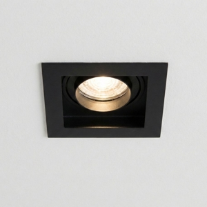 Faretto quadrato nero da incasso a soffitto orientabile