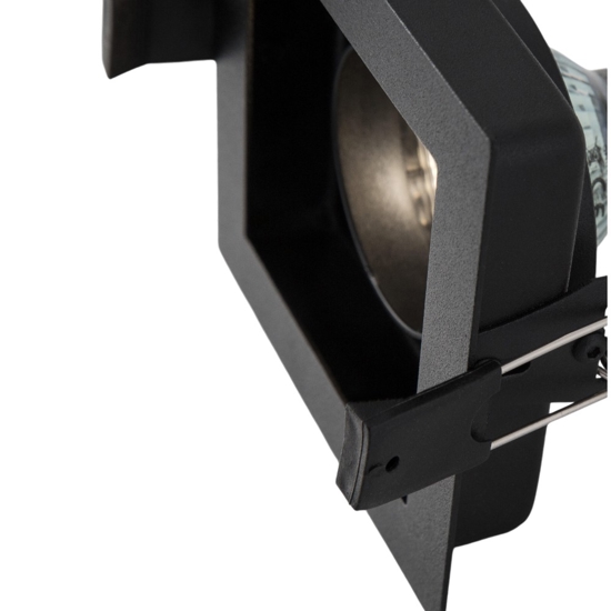 Faretto quadrato nero da incasso a soffitto orientabile