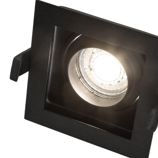 Faretto quadrato nero da incasso a soffitto orientabile