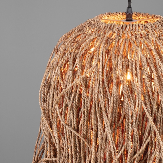 Lampadario cugino itt per soggiorno in rattan e alga marina