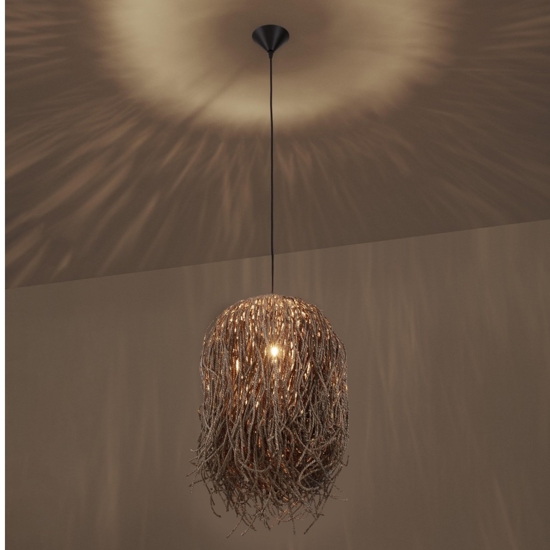 Lampadario cugino itt per soggiorno in rattan e alga marina