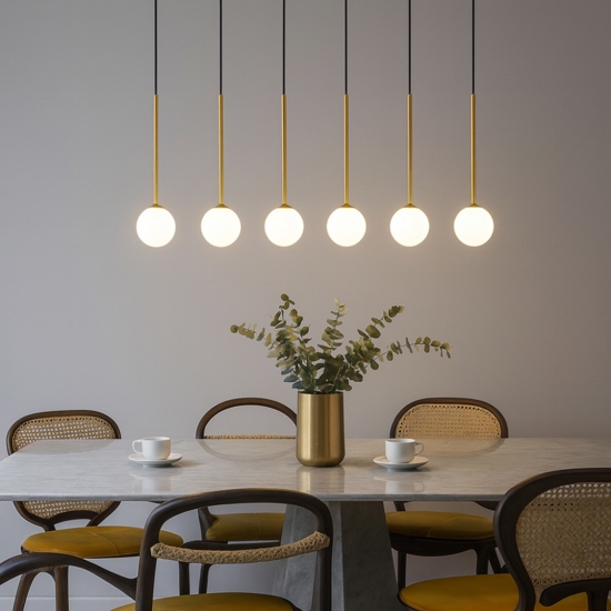 Lampadario nero oro sfere di vetro bianco per tavolo soggiorno