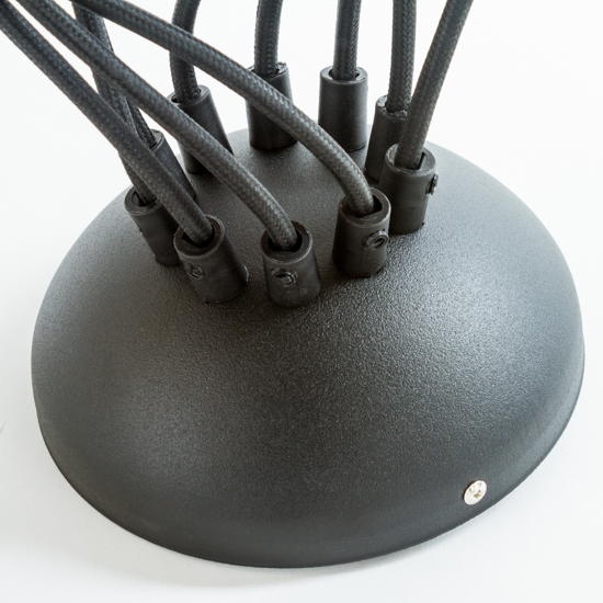 Lampadario moderno nero per salotto design particolare