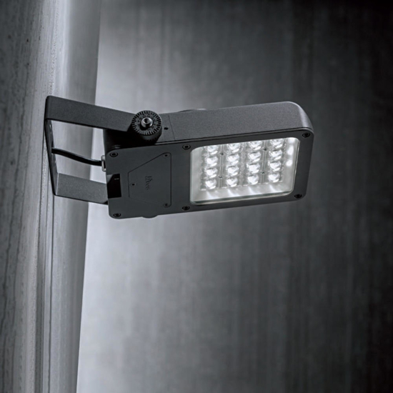 Faro proiettore grigio per esterno led 35w 3000k ottica 120x60 ip67