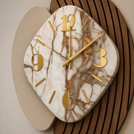 Orologio da parete design particolare effetto marmorizzato beige dettagli foglia oro