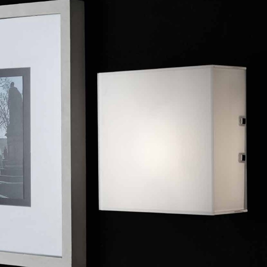 Piccola plafoniera moderna 20cm quadrata vetro bianco lucido