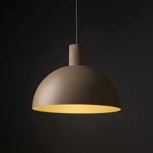 Lampadario per cucina legno cupola metallo sabbia