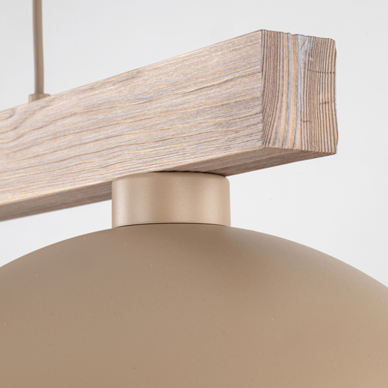 Lampadario bilanciere di legno cupole metallo sabbia per cucina