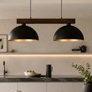 Lampadario bilanciere di legno con cupole in metallo marrone per cucina